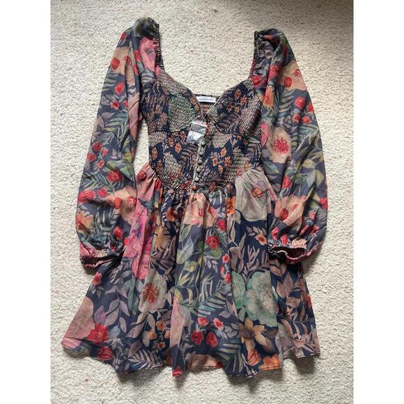 Dress - Picture 1 of 4